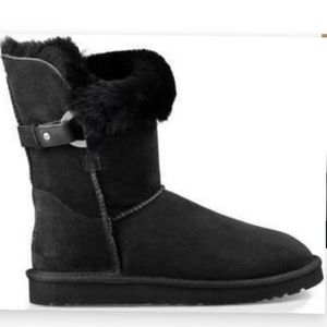 *NWT* UGG Nash Boot in Black Sz.9
